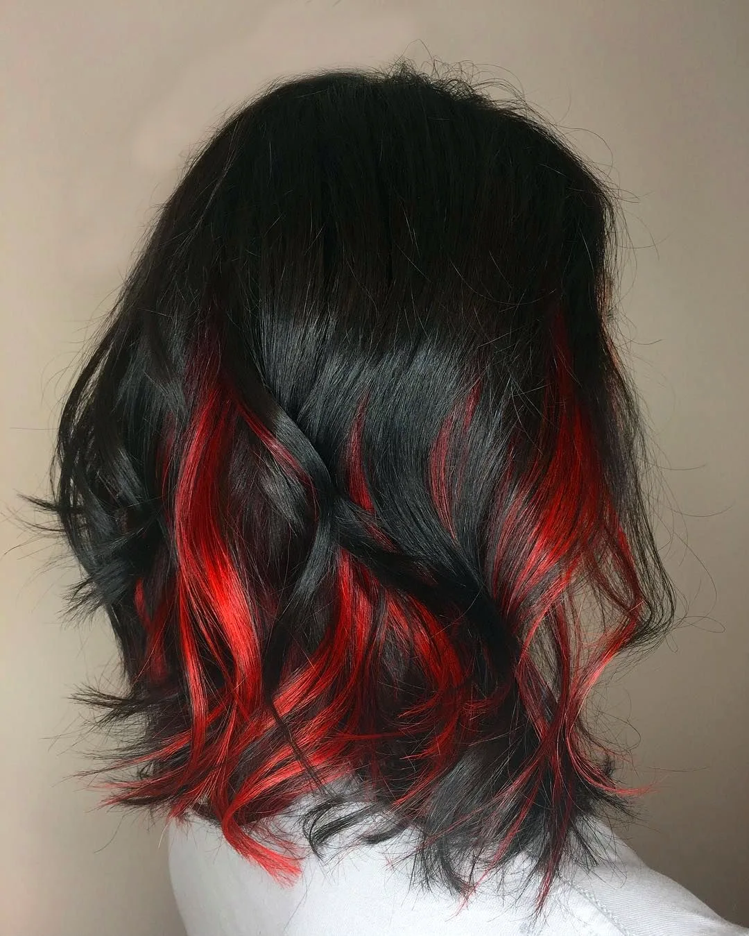 Красно черные волосы