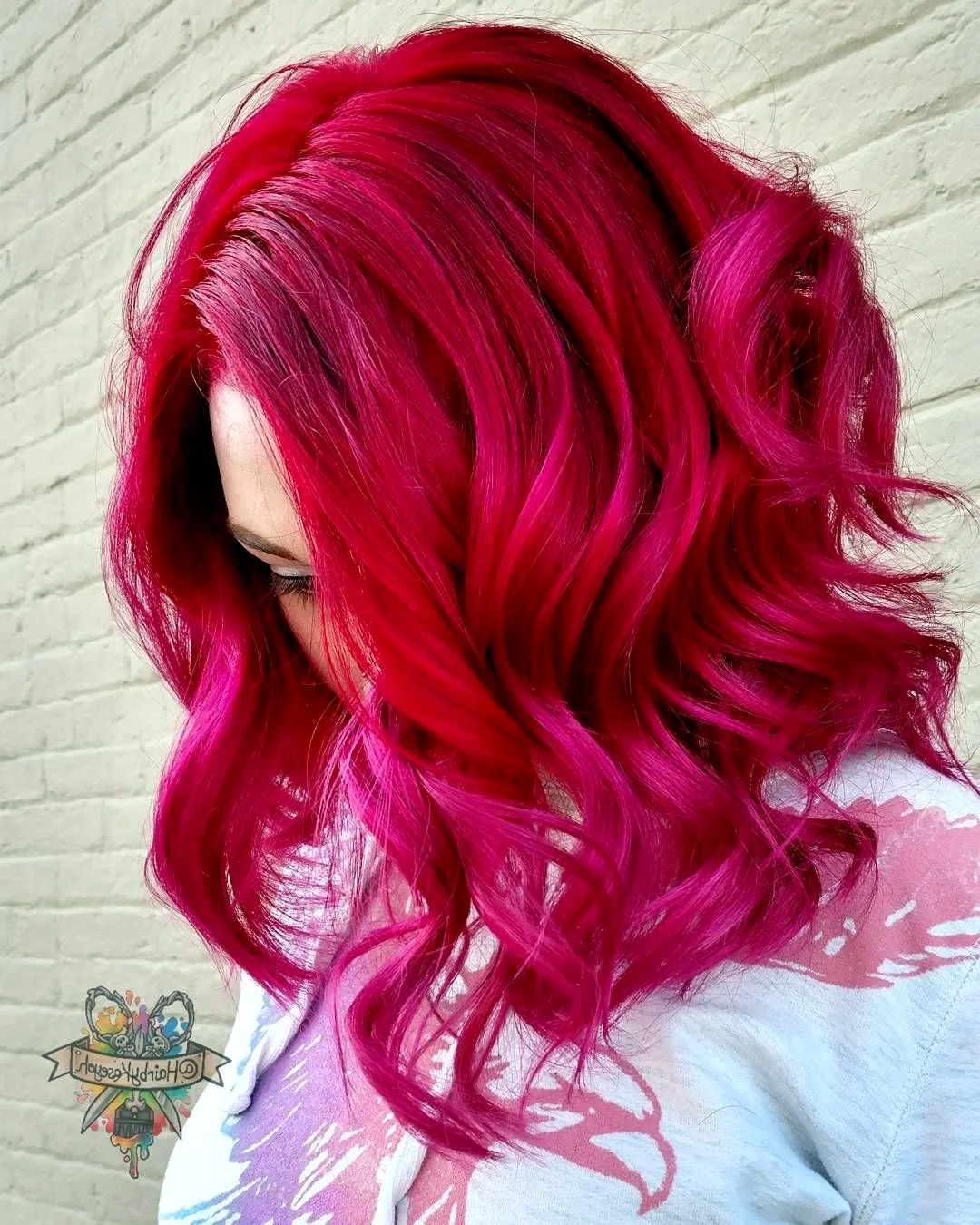 Красно розовые волосы