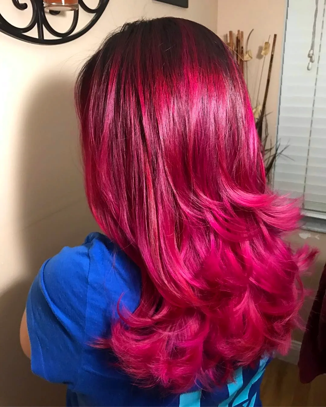 Красно розовый цвет волос