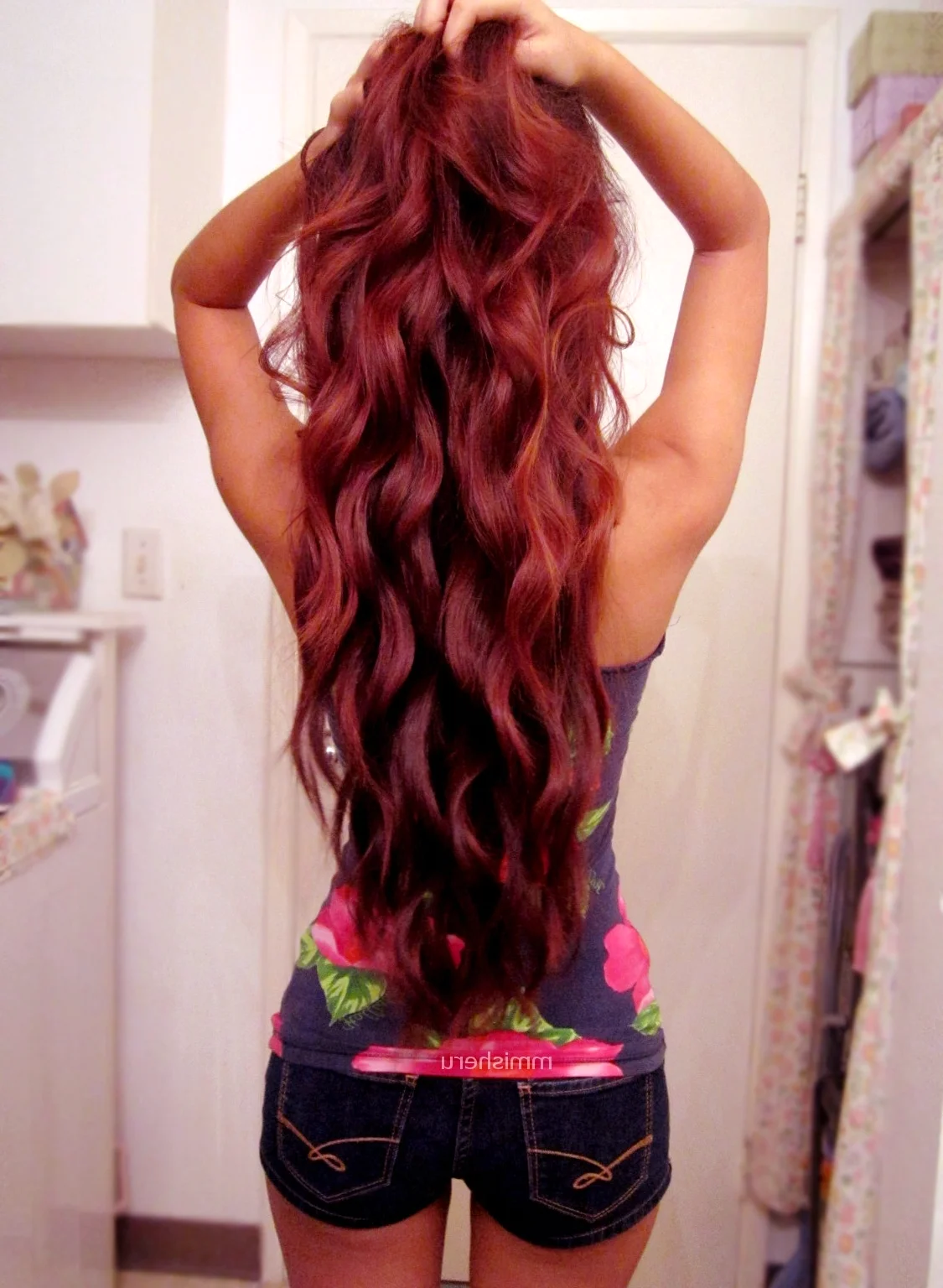 Красно рыжие длинные волосы