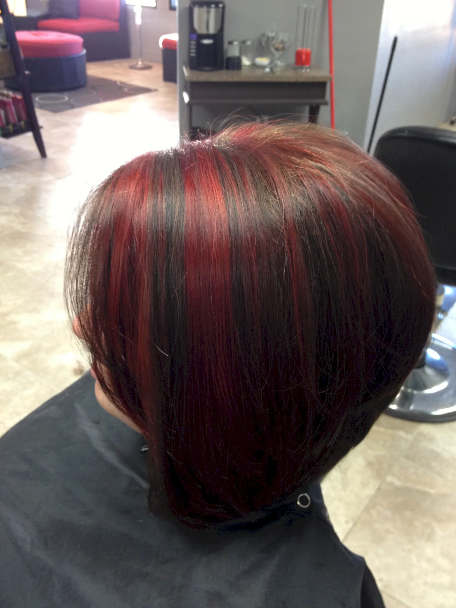 Красное мелирование на короткие волосы
