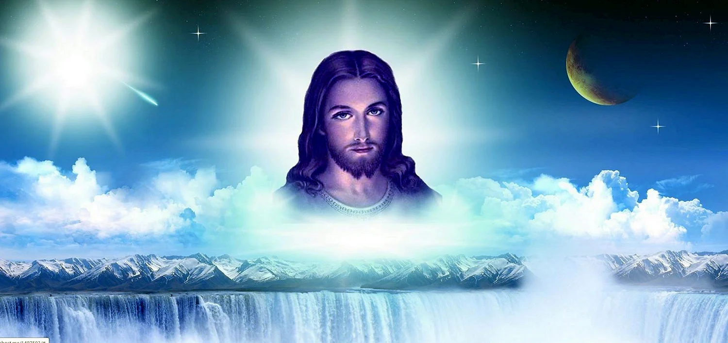 Лик Иисуса Христа в небе