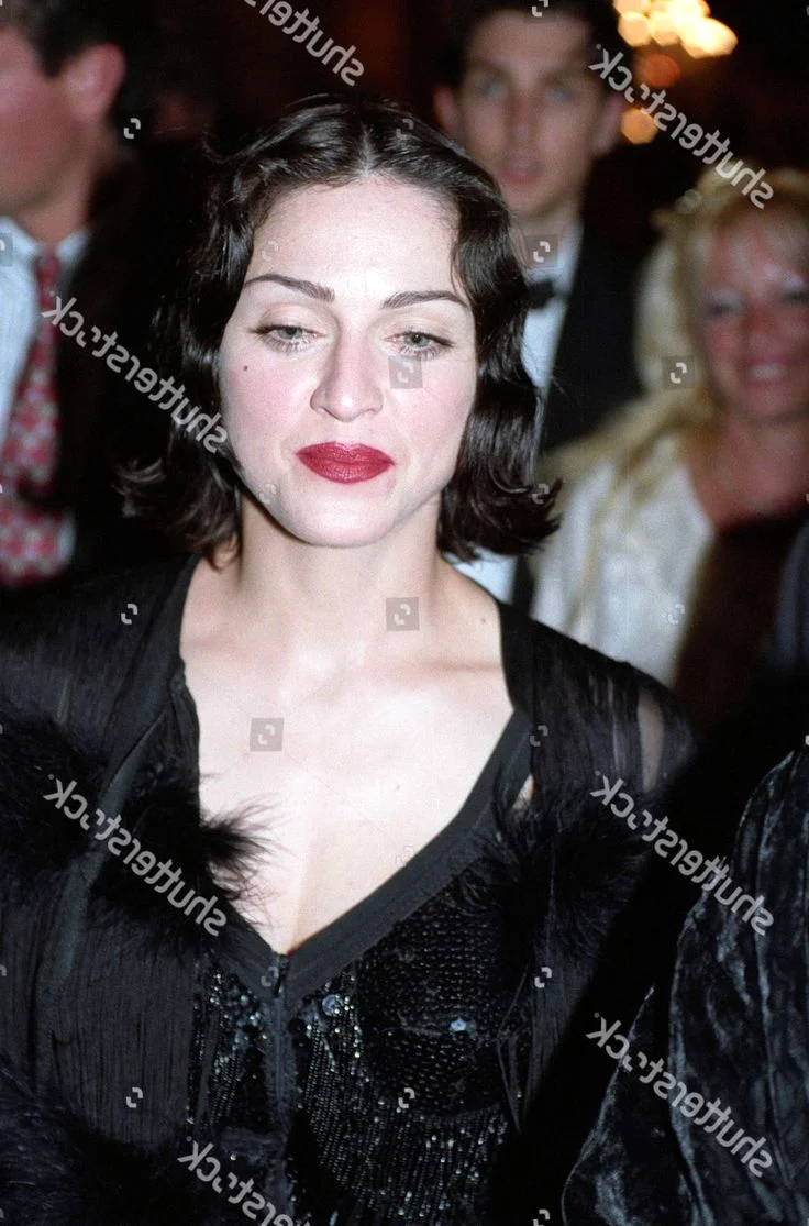 Мадонна 1991 брюнетка