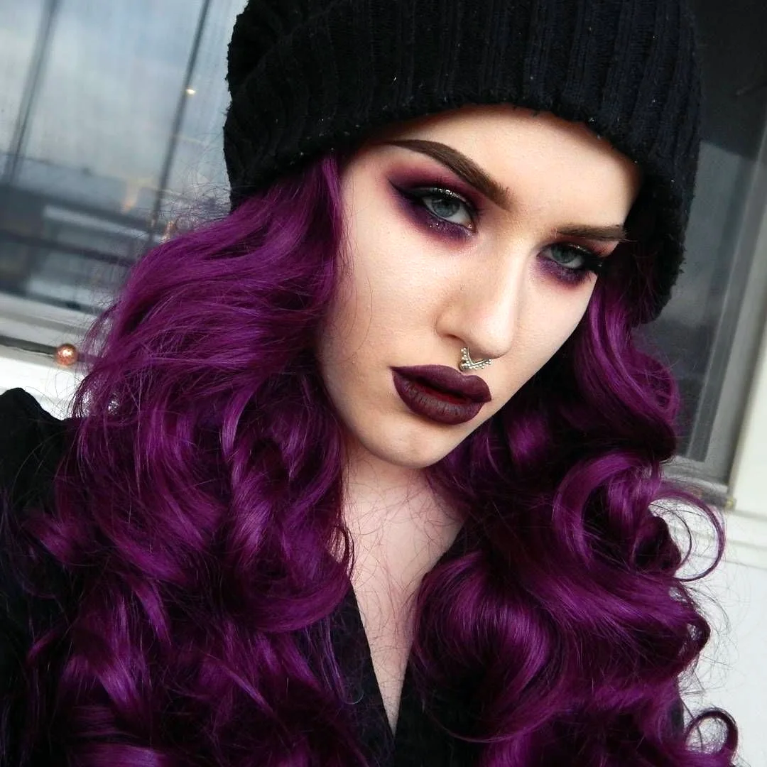 Макияж к фиолетовым волосам