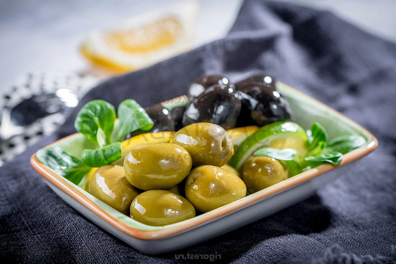 Маслины и оливки Королевские