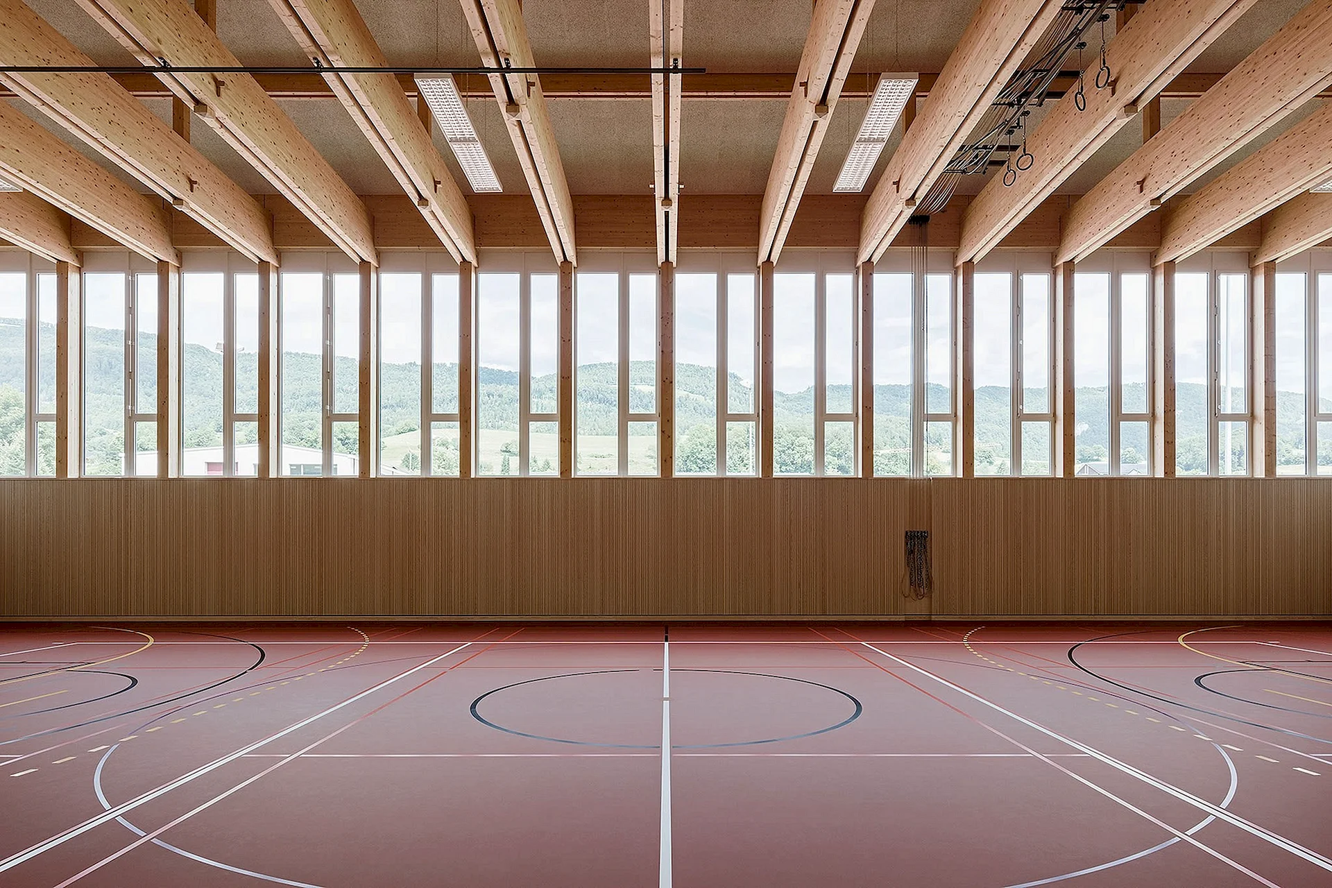 Menzi Bürgler Architekten новый спортивный зал архитектура