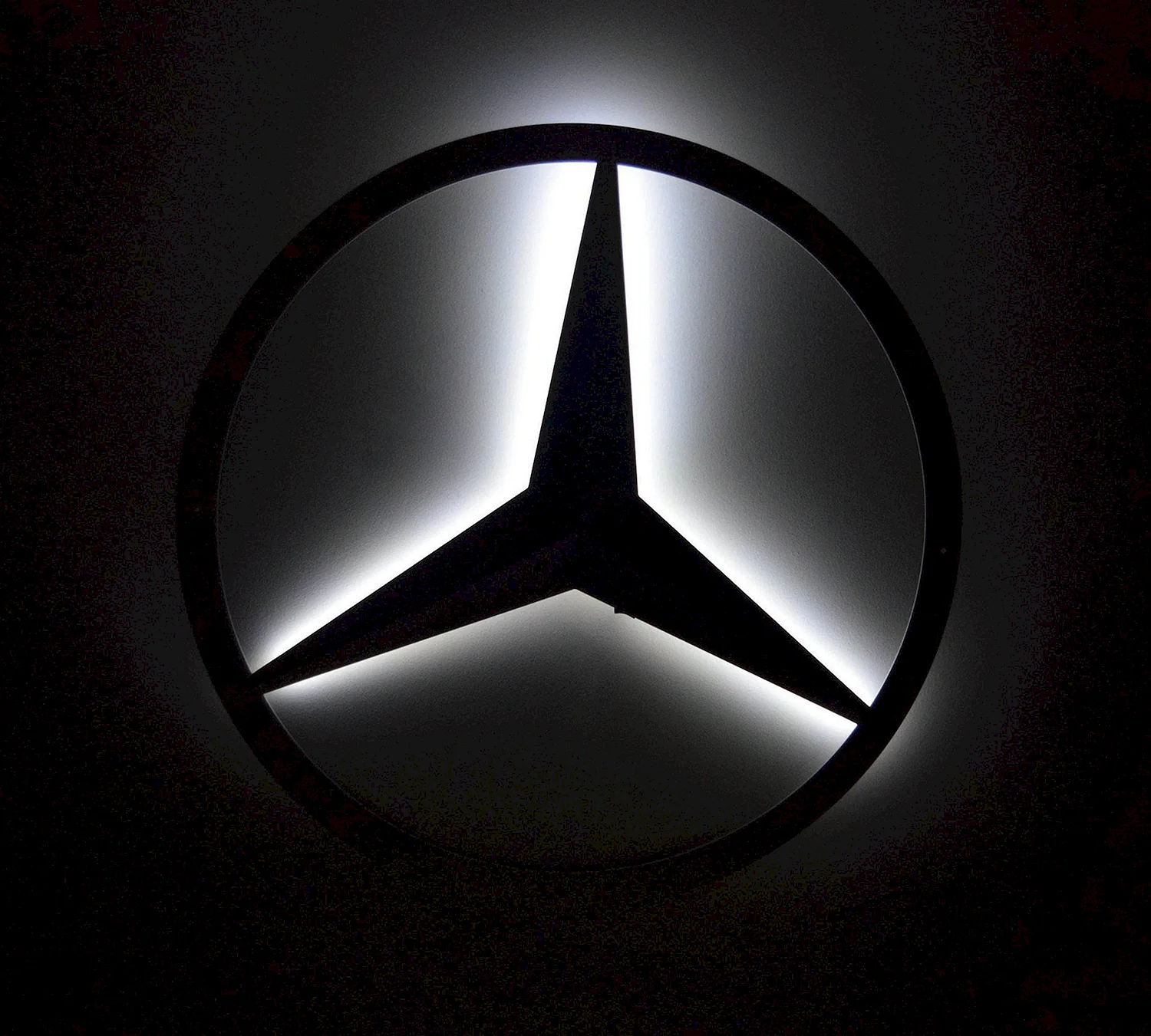 Mercedes Benz logo 2020