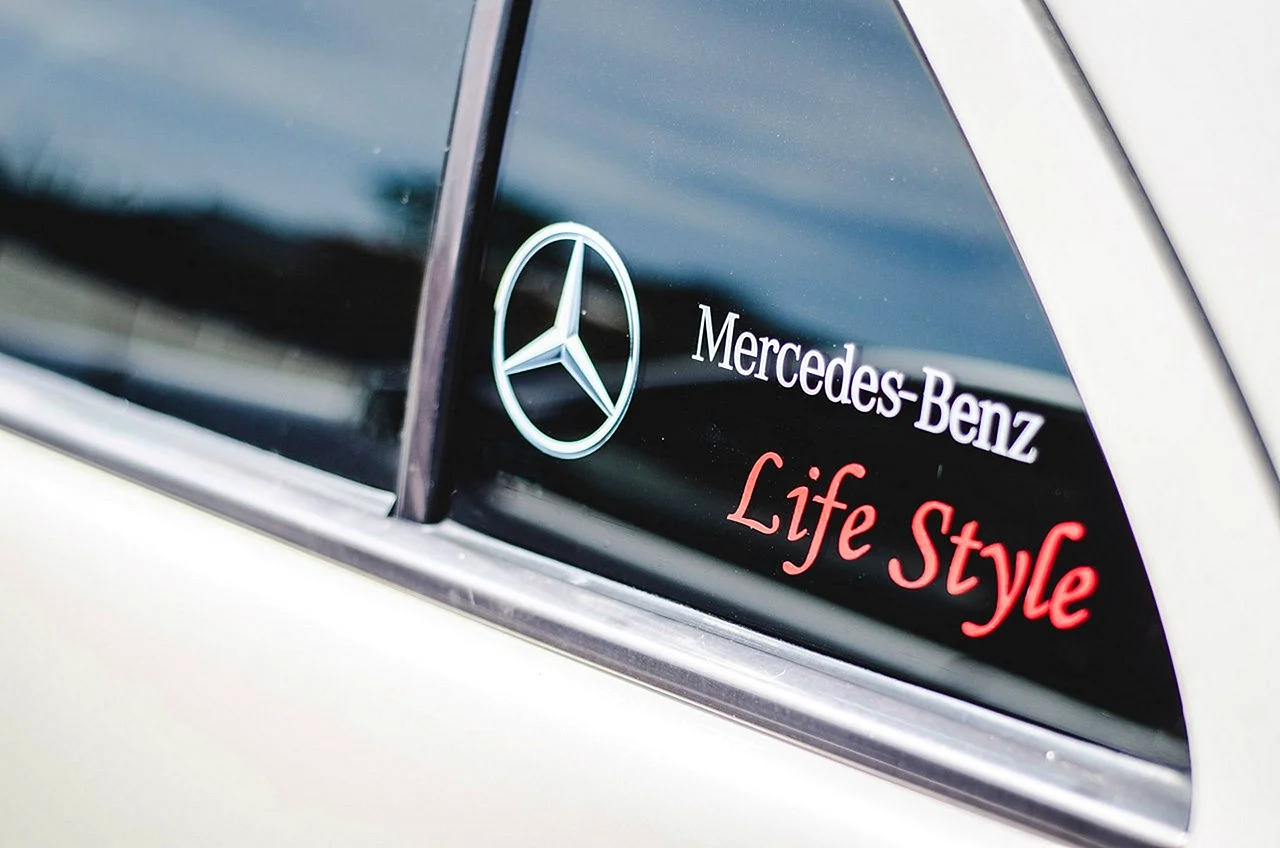 Mercedes Club наклейка w 124