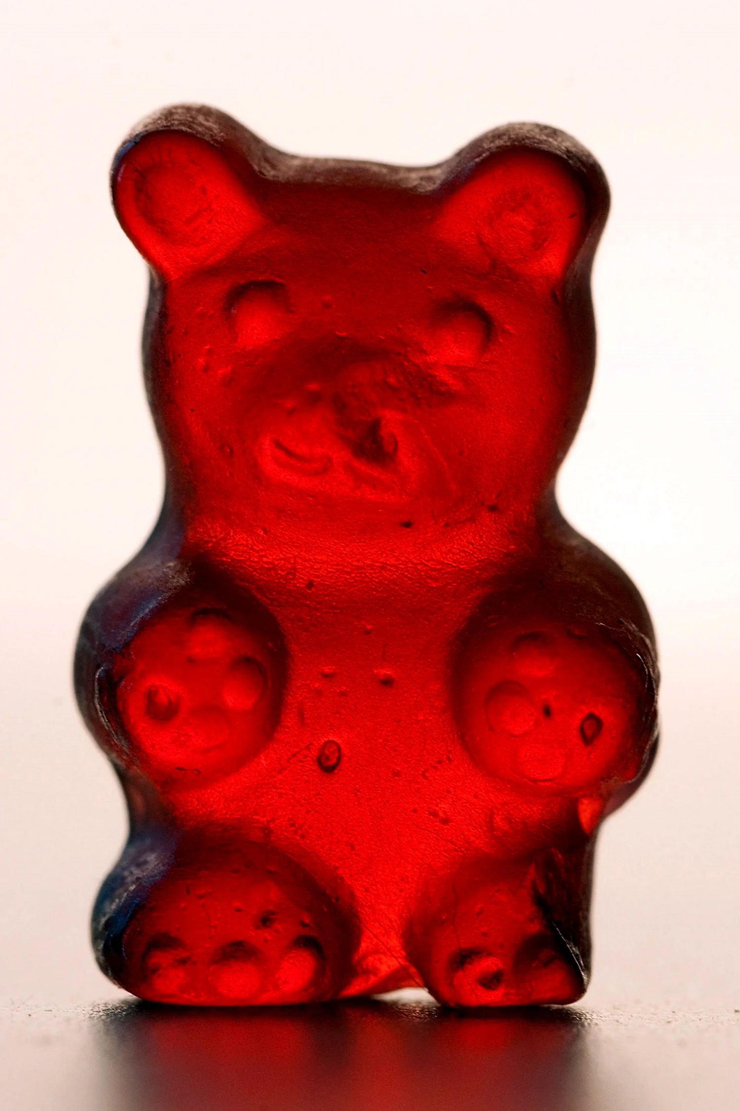 Мишка Gummy Bear красный