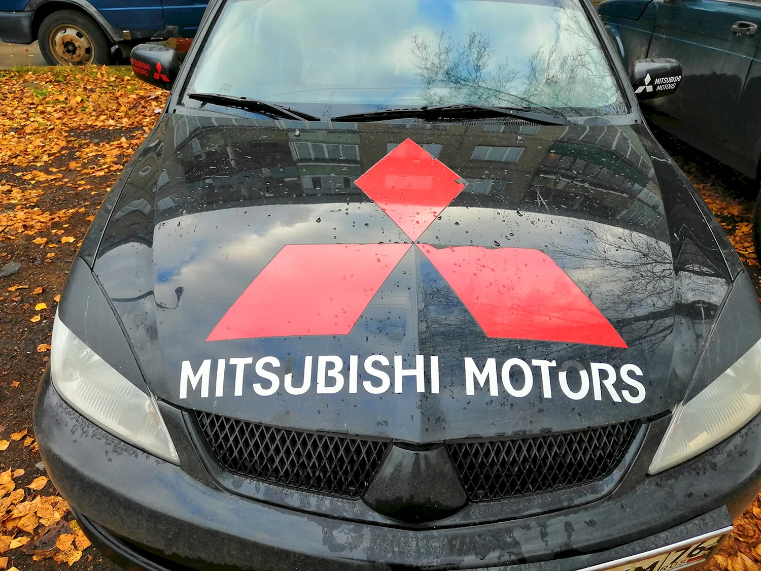 Mitsubishi Motors наклейка