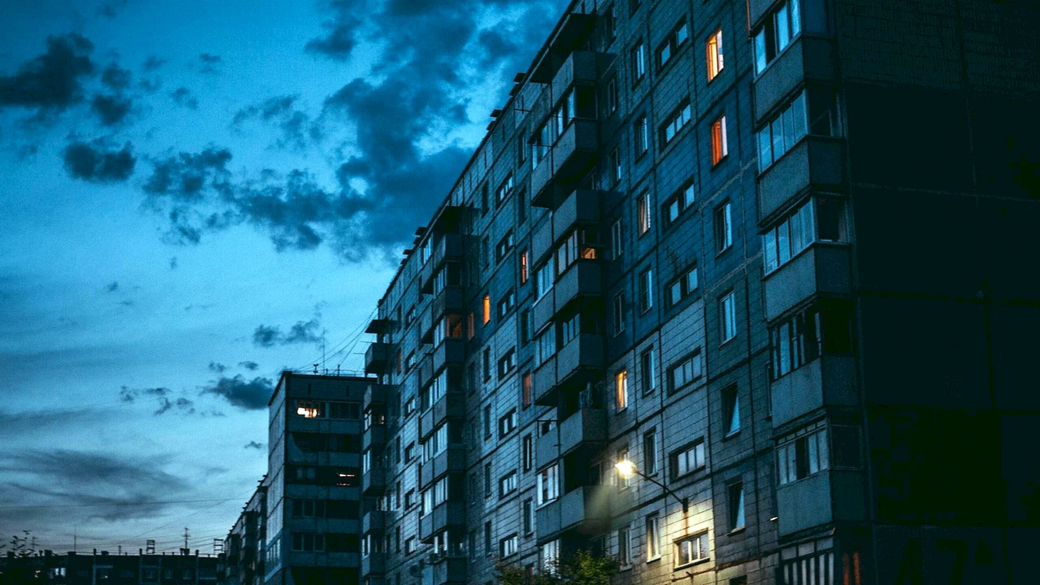 Многоэтажки ночью