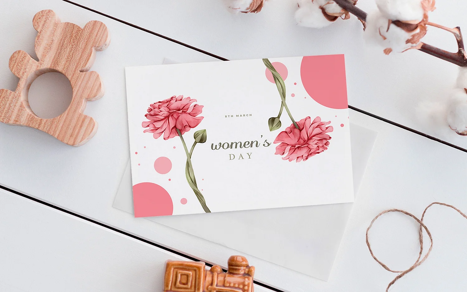 Мокап открытки с цветами