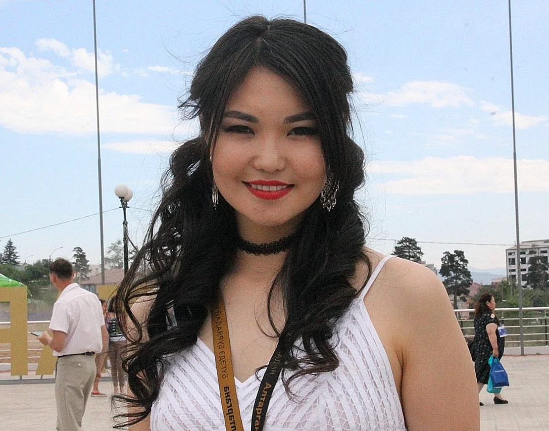 Монгольская певица Наранцэцэг