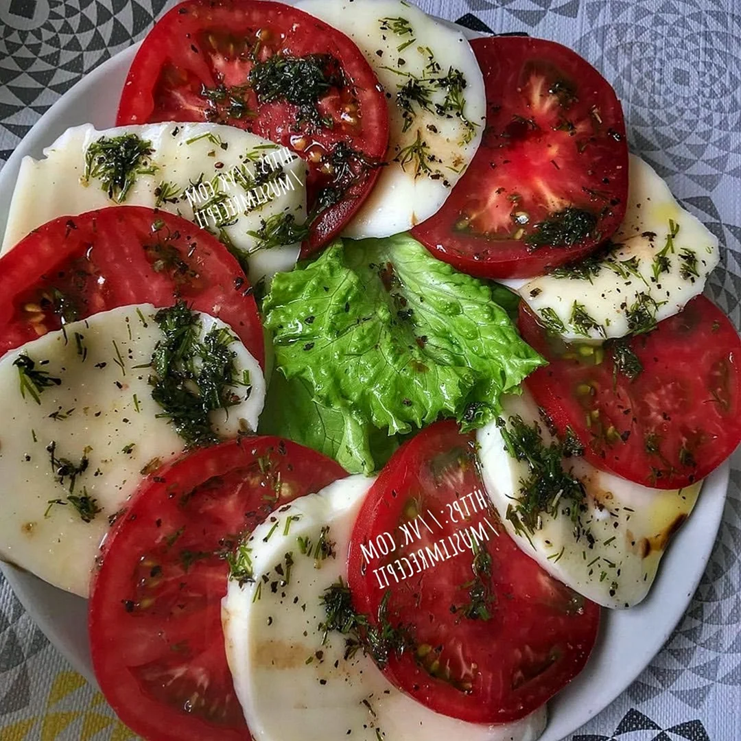 Моцарелла с томатами Капрезе