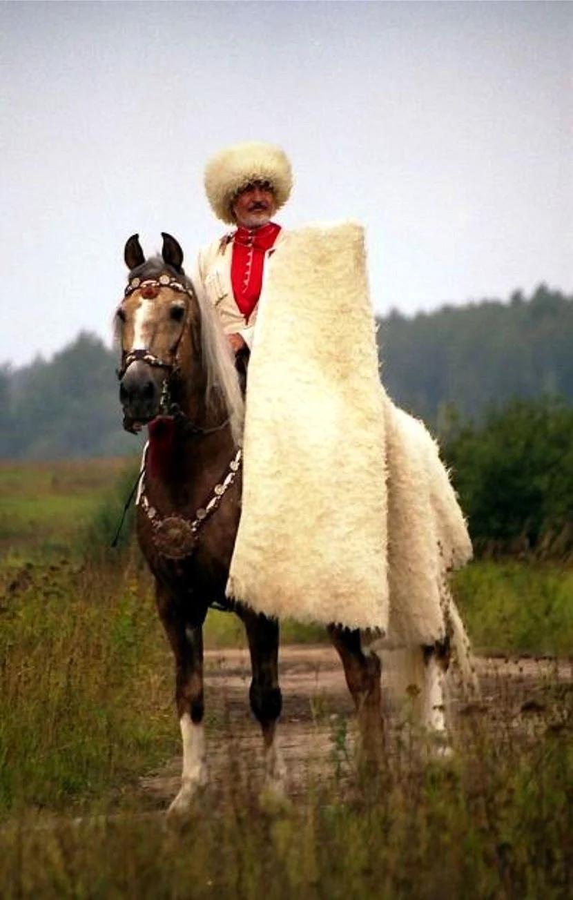 Мухтарбек Кантемиров на коне