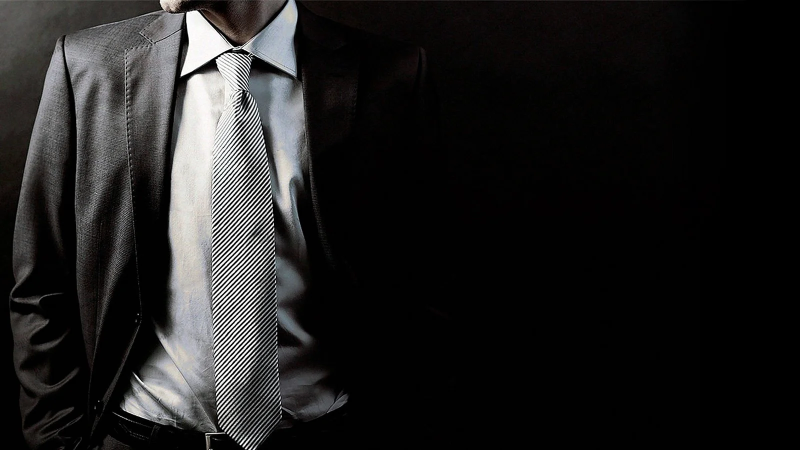 Мужчина в галстуке