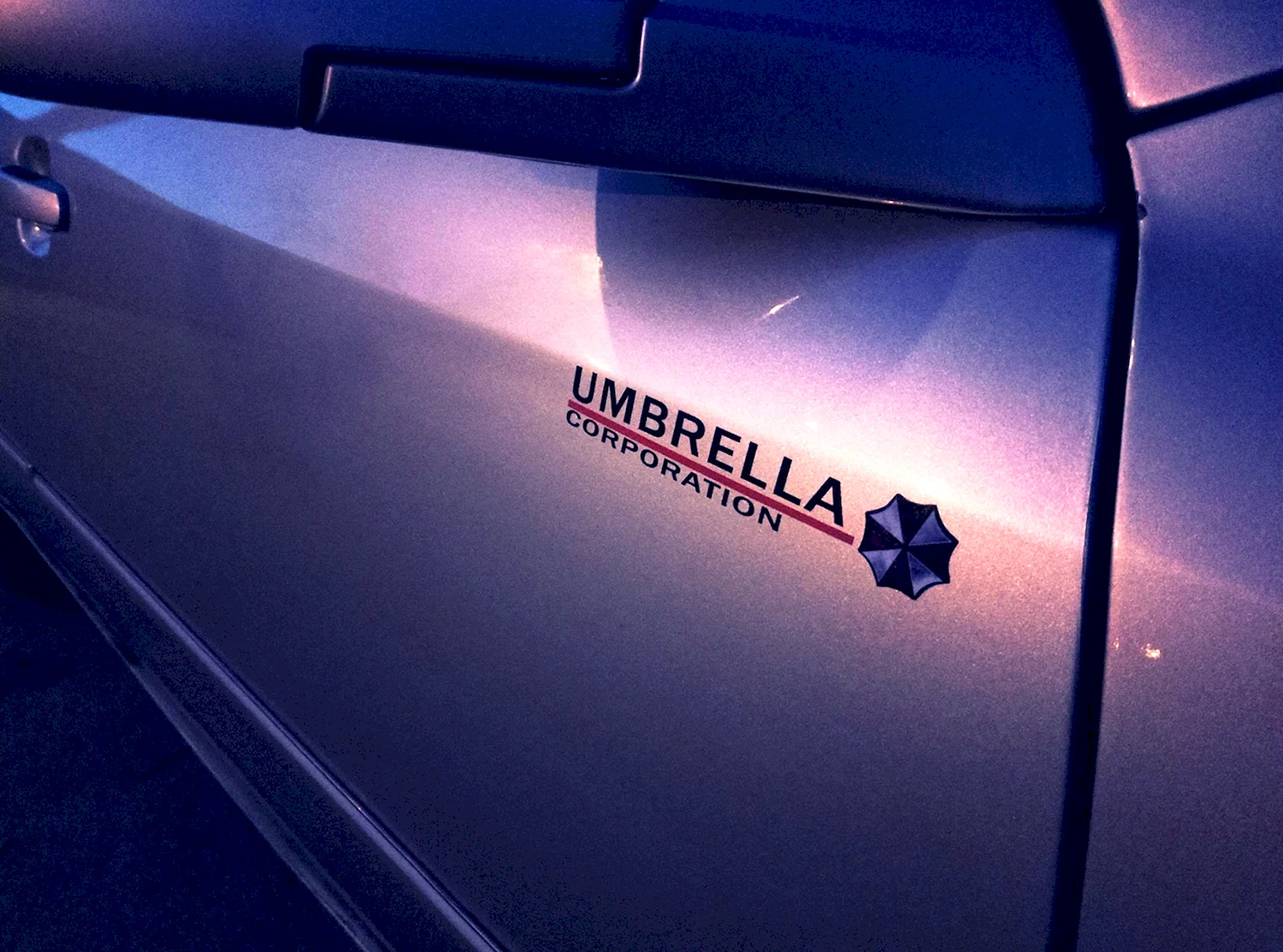 Наклейка Амбрелла на авто
