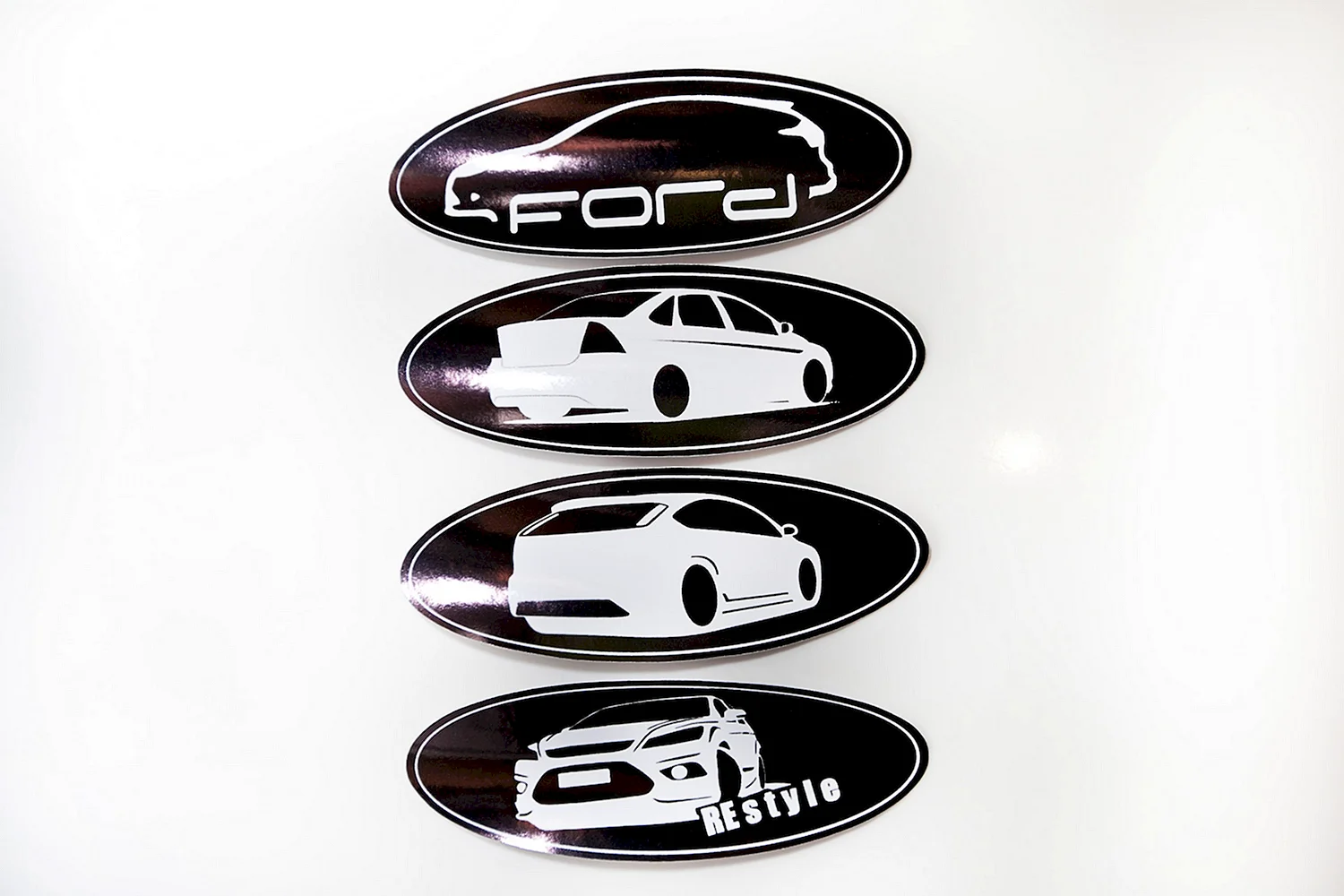 Наклейка на эмблему Ford тюнинг 11,7см | Автомобильные запчасти и аксессуары от «АвтоМагазин»