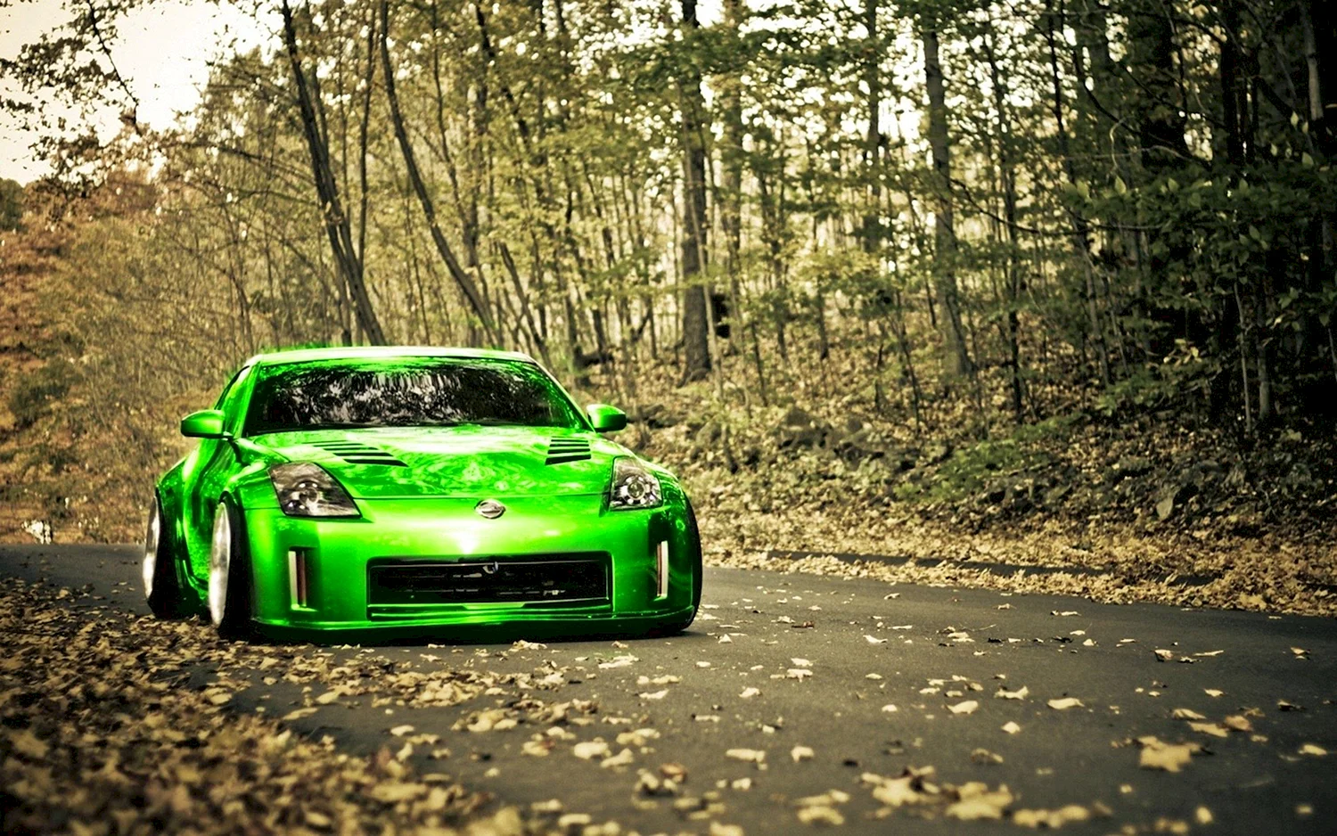 Nissan 350z зеленый