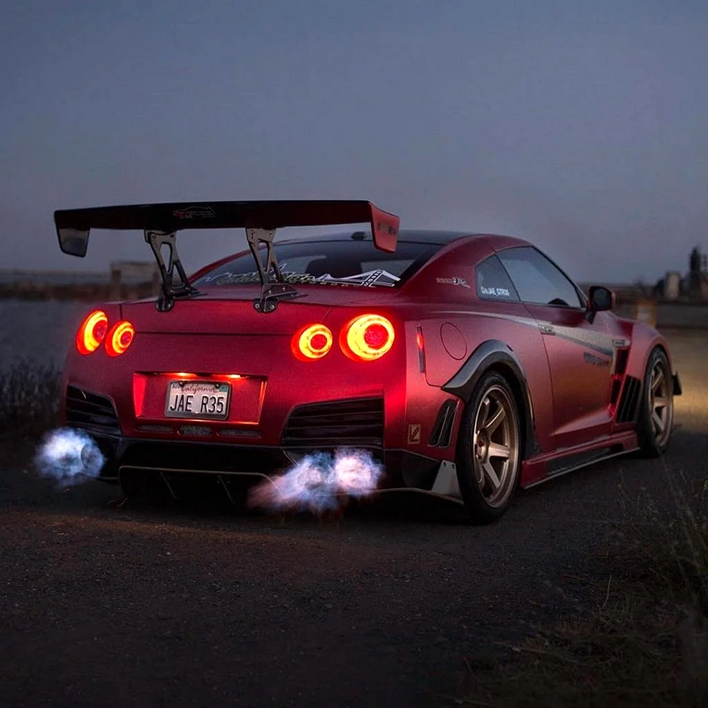Nissan GTR r35 огонь