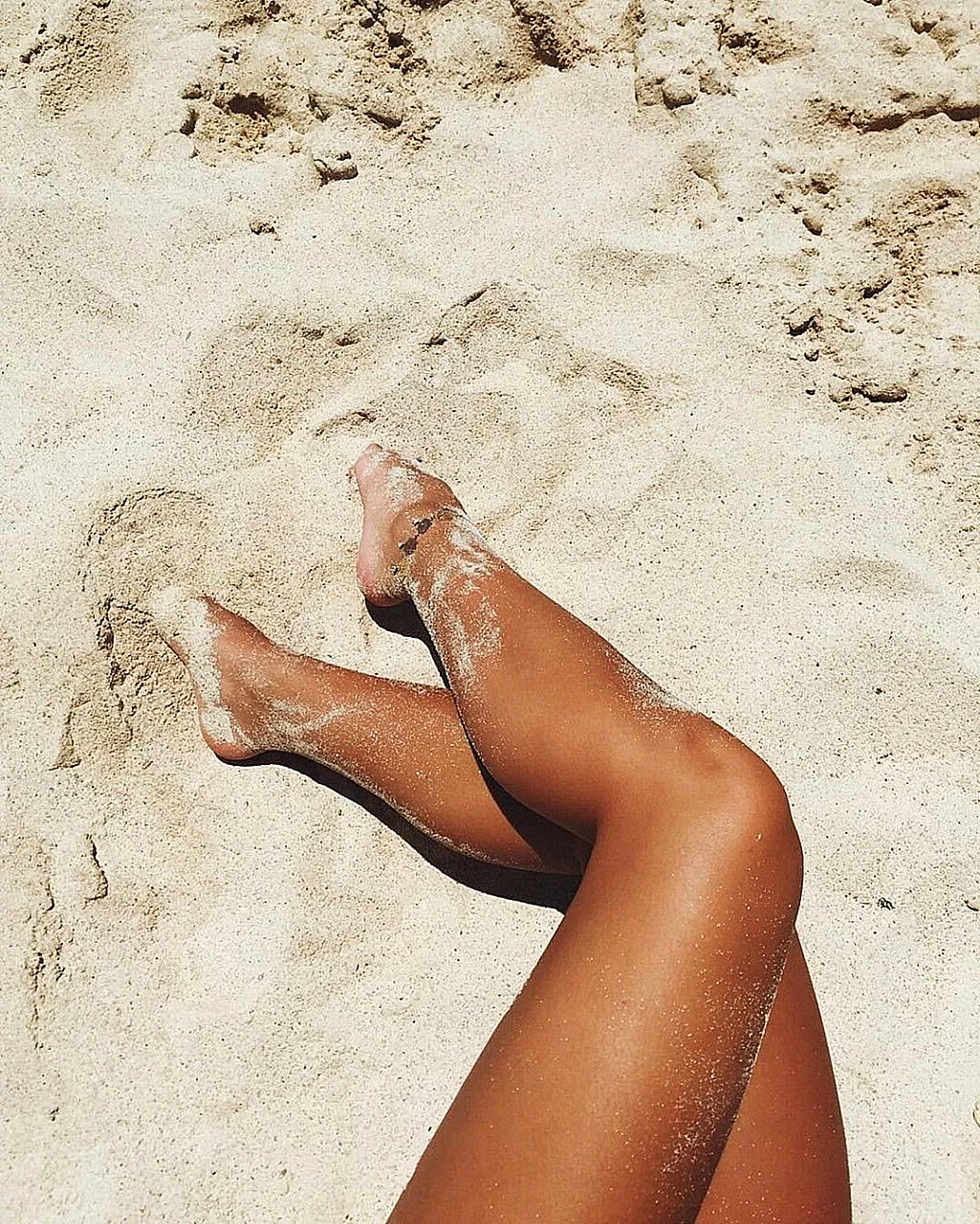 Ноги на пляже