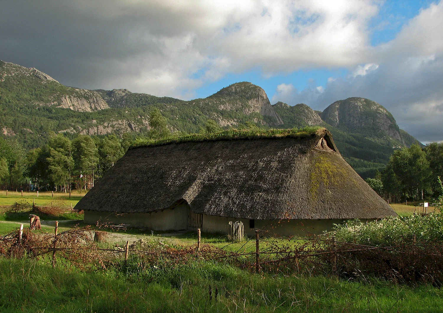 Норвегия Скандинавский длинный дом викингов