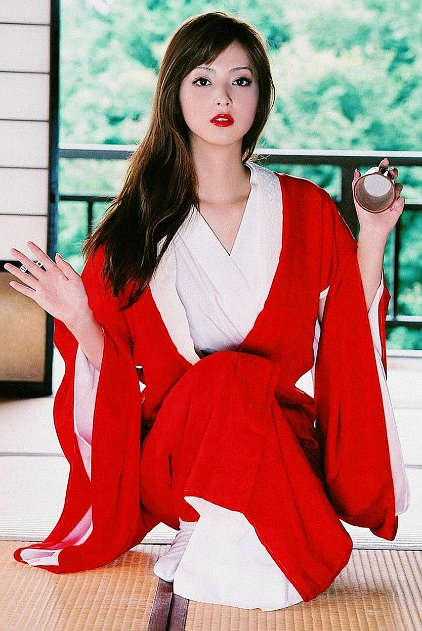Нозоми Сасаки кимоно