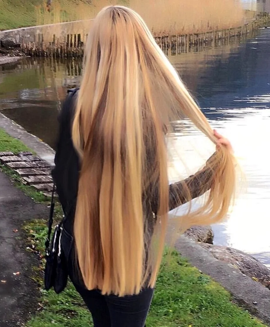 Очень длинные светлые волосы
