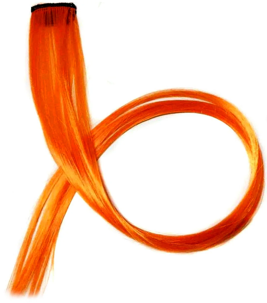 Оранжевая прядь в волосах