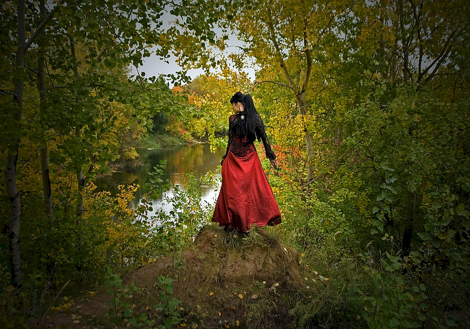Осенняя фотосессия в длинном платье