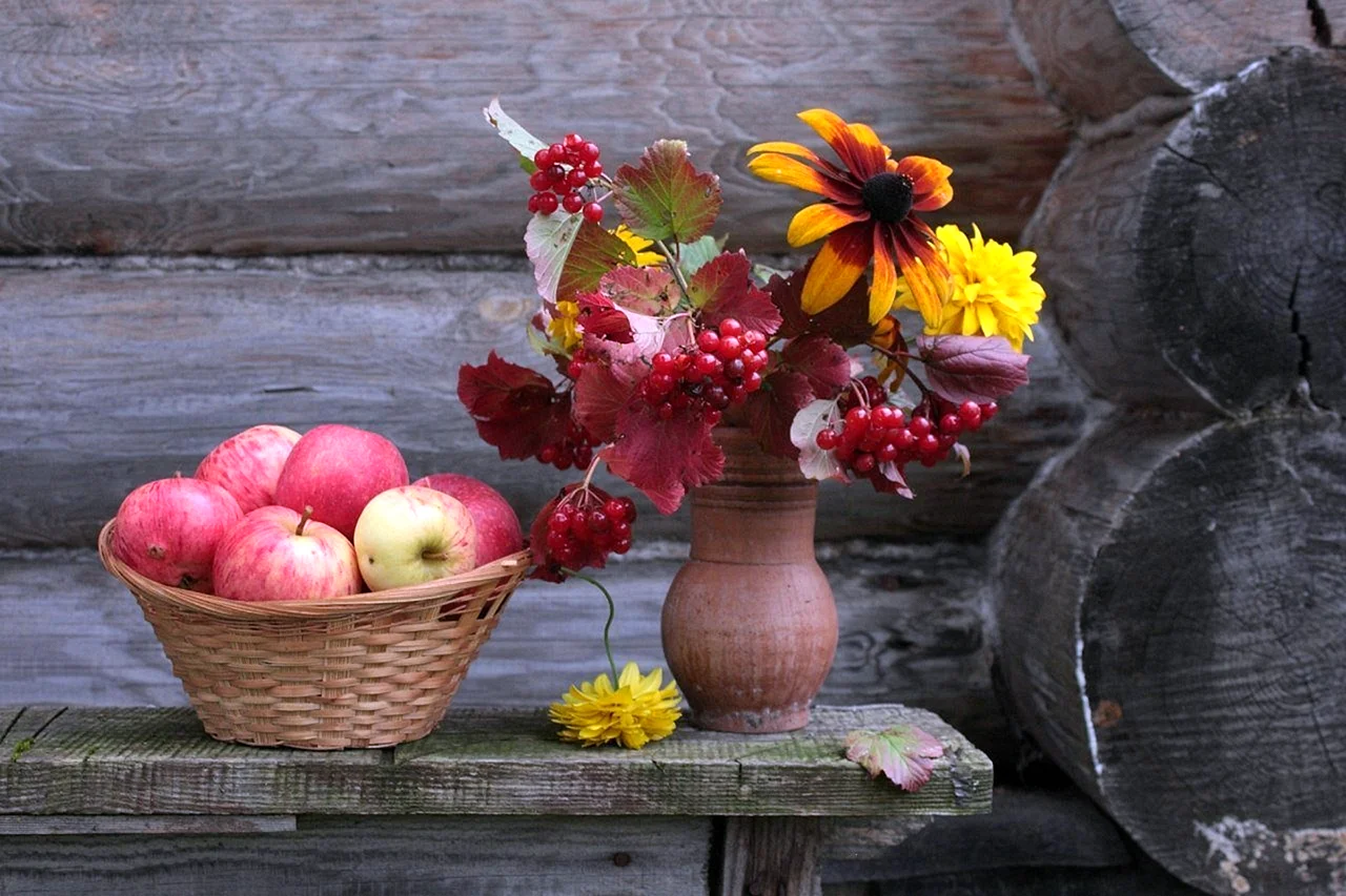 Осенний натюрморт с цветами