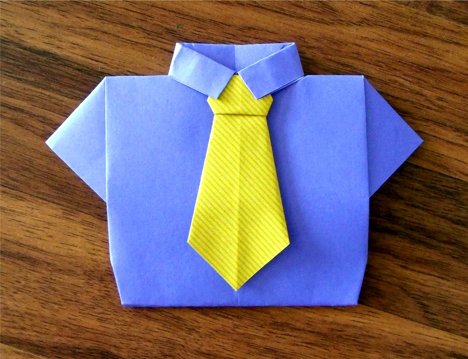 Открытка рубашка с галстуком