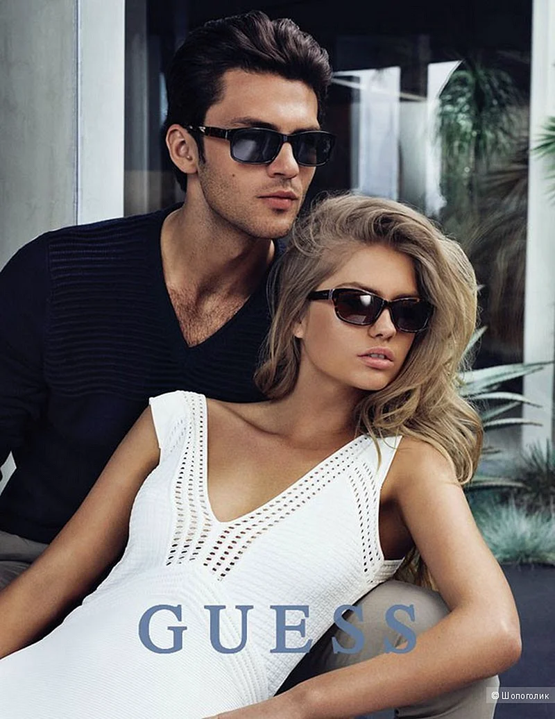 Парень и девушка в солнцезащитных очках