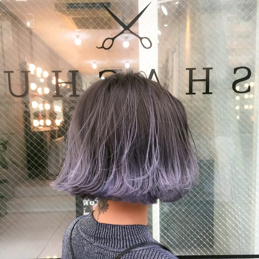 Пепельно фиолетовые волосы каре