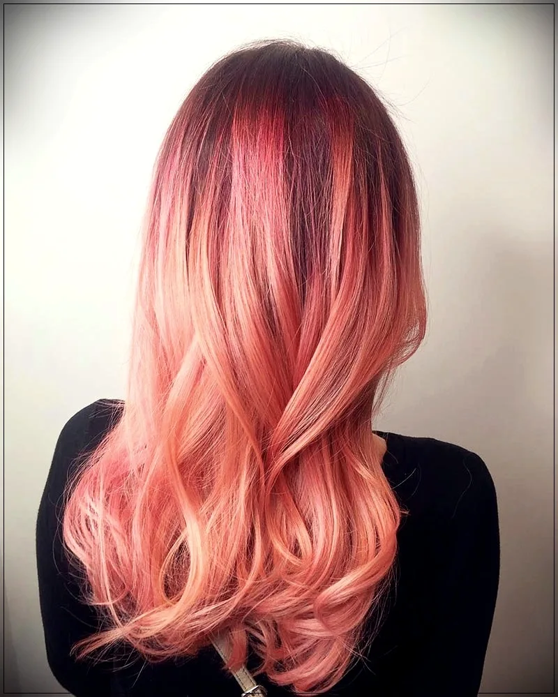 Персиково розовые волосы