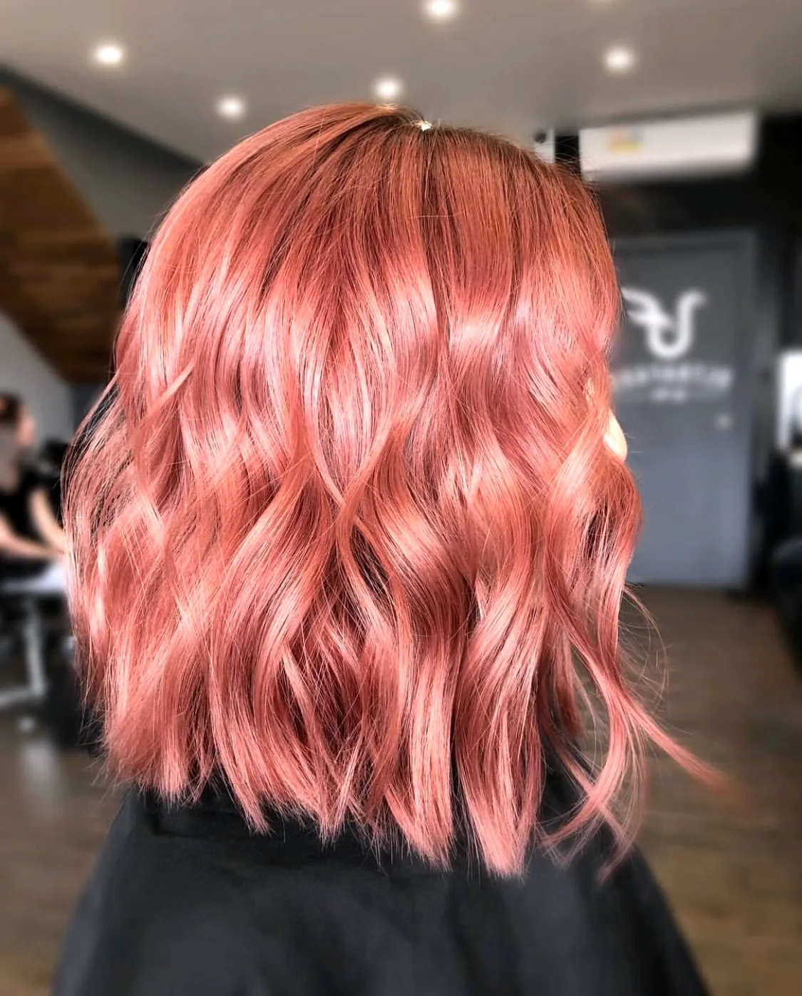 Персиково розовый цвет волос