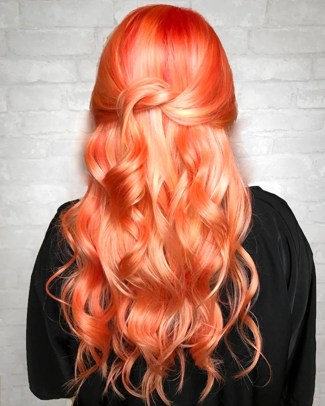 Персиковые волосы