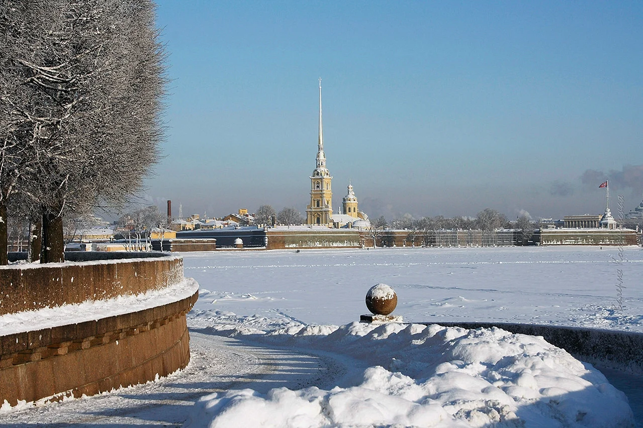 Петропавловская крепость в Санкт-Петербурге в снегу