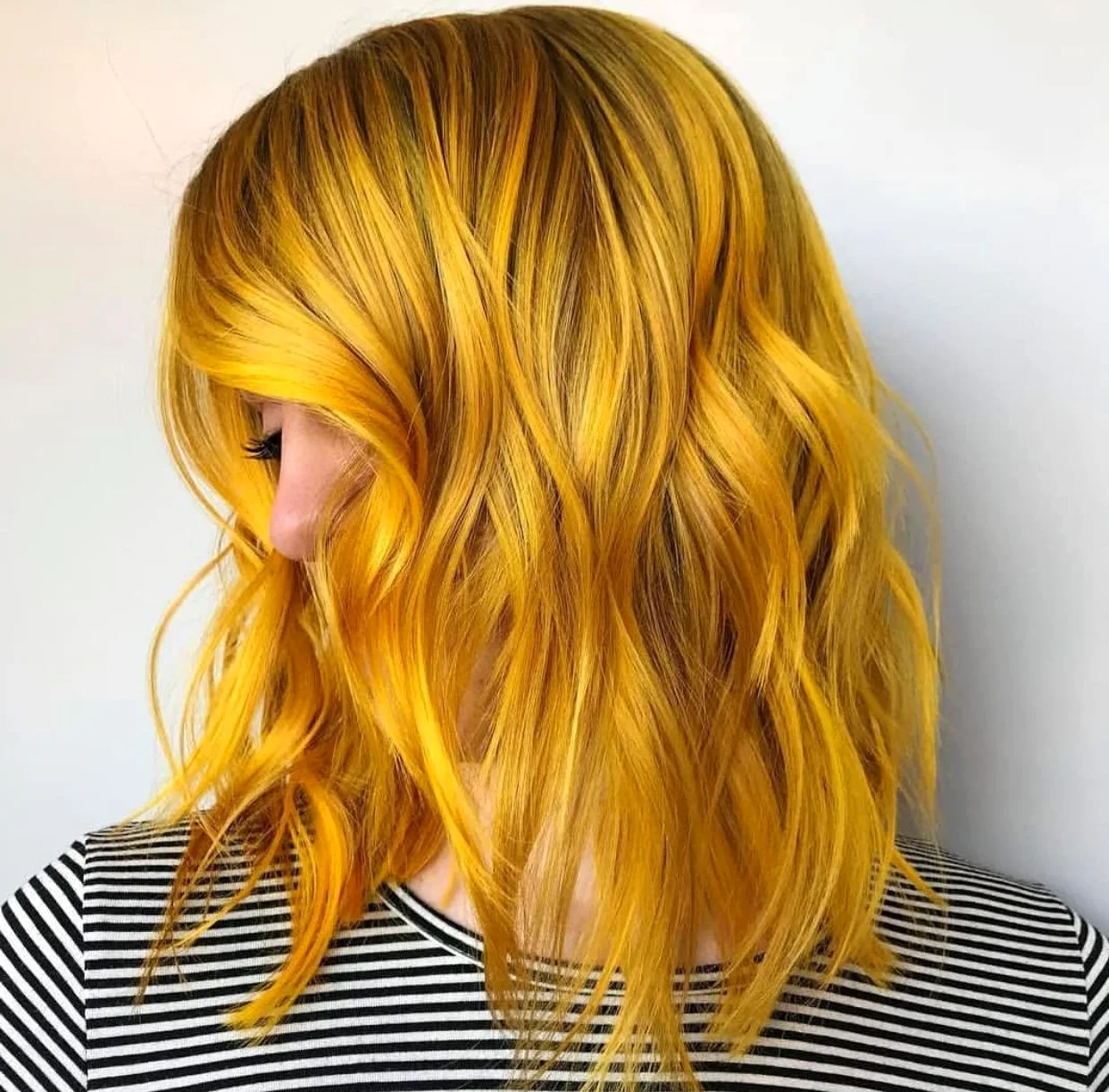Покрас волос в желтый