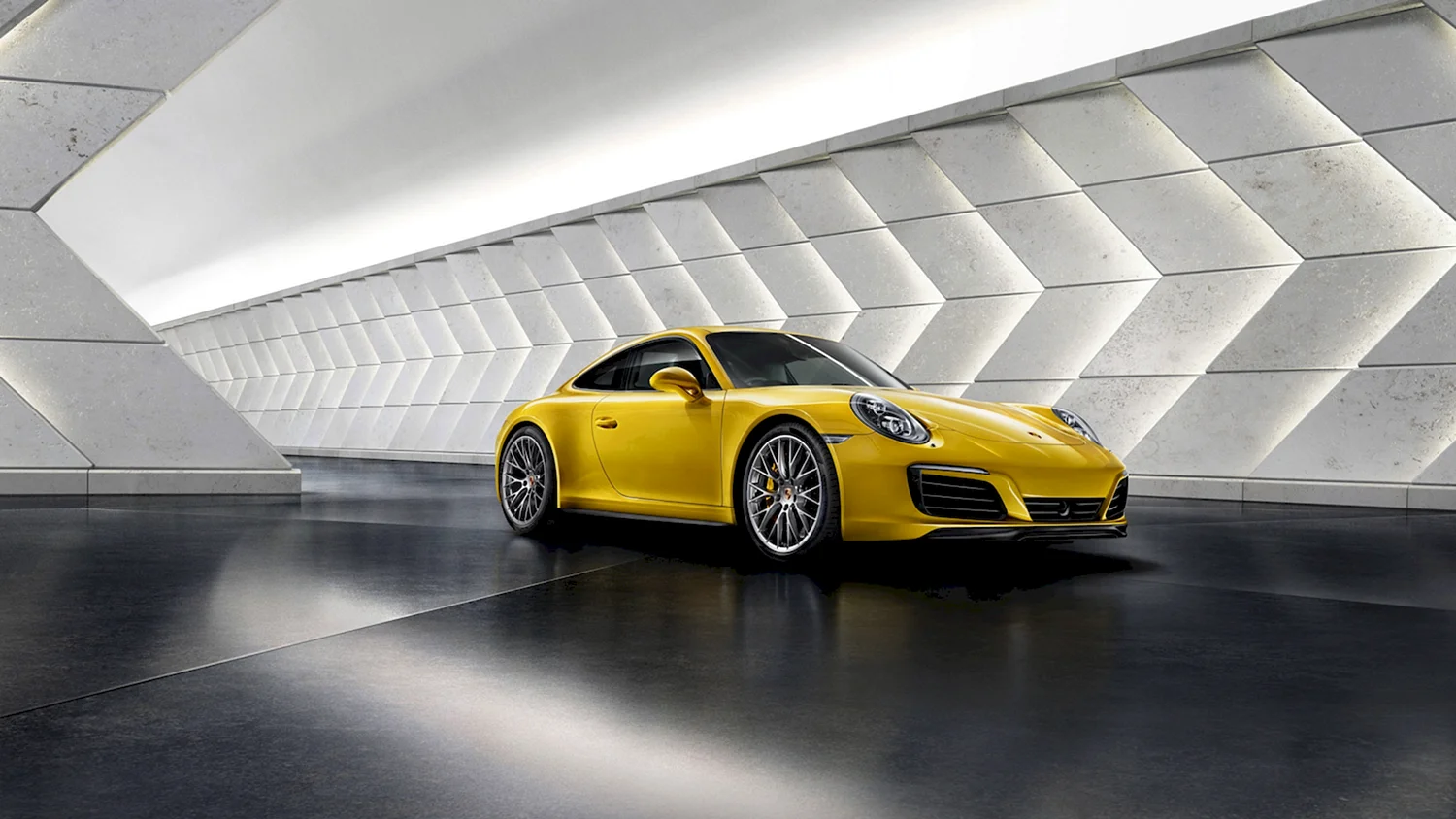 Porsche 911 Carrera 4s Coupe желтый