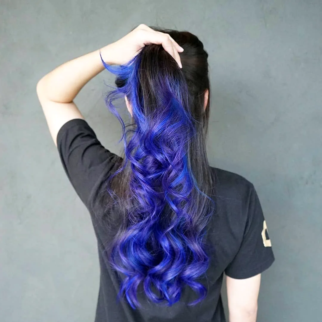 Потайное окрашивание волос синий