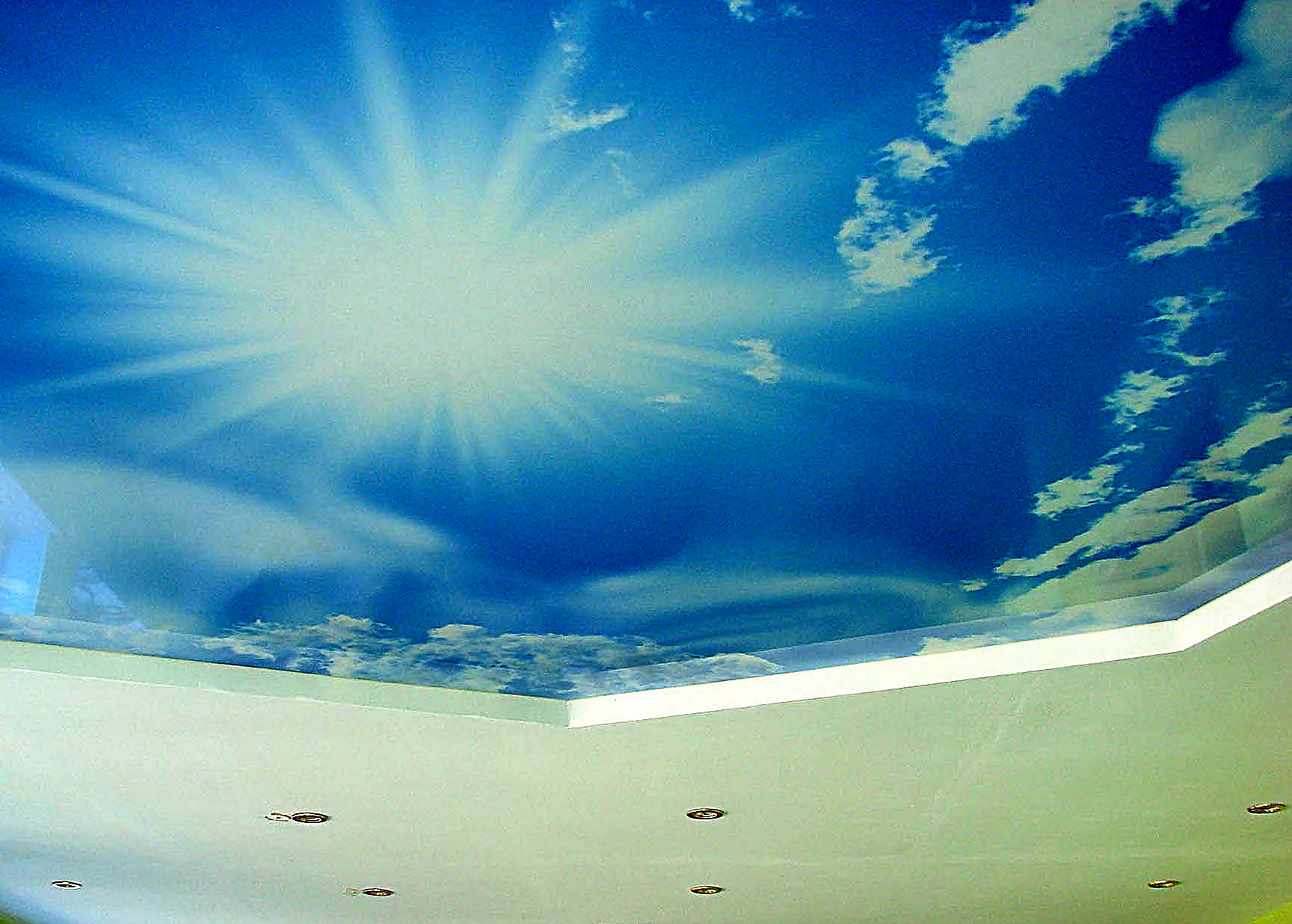 Потолок небо с облаками