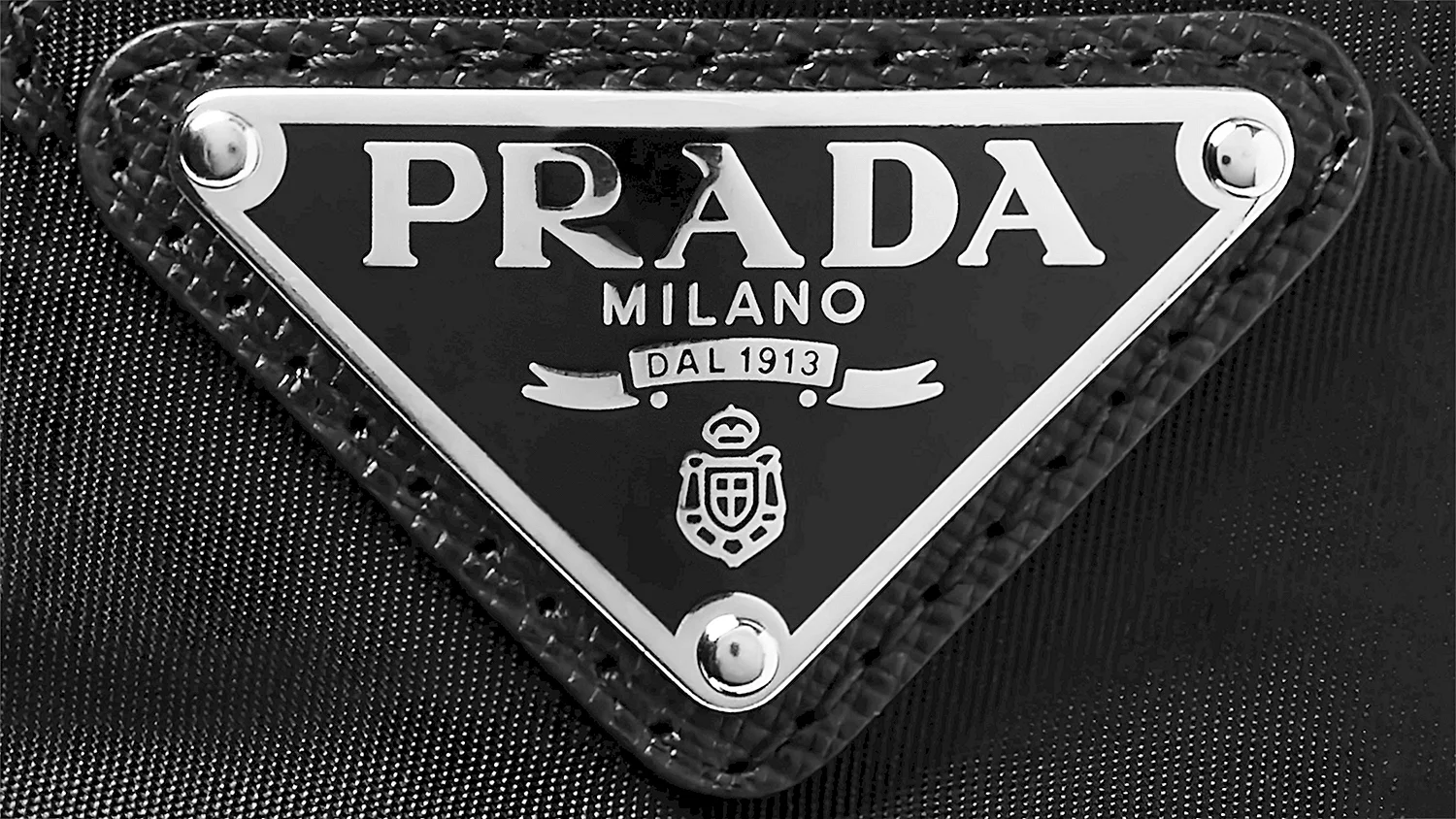 Прада Милано лого