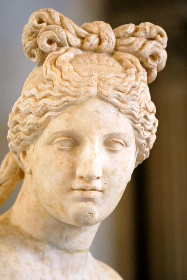 Прическа бант Аполлона древняя Греция