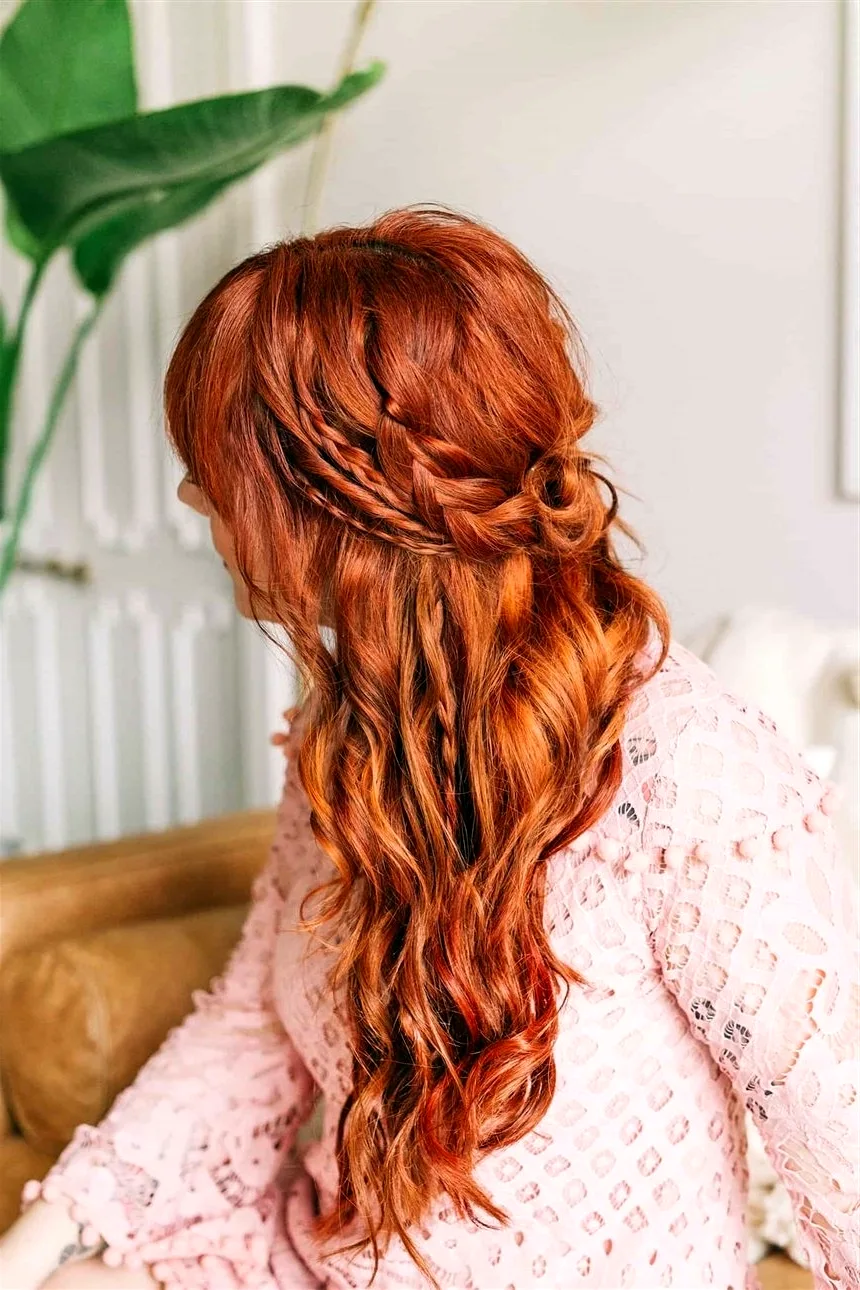 Прическа на длинные рыжие волосы