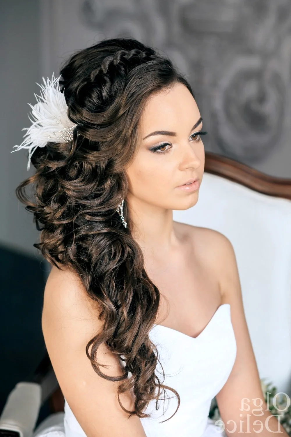 Прическа на свадьбу с накладными волосами