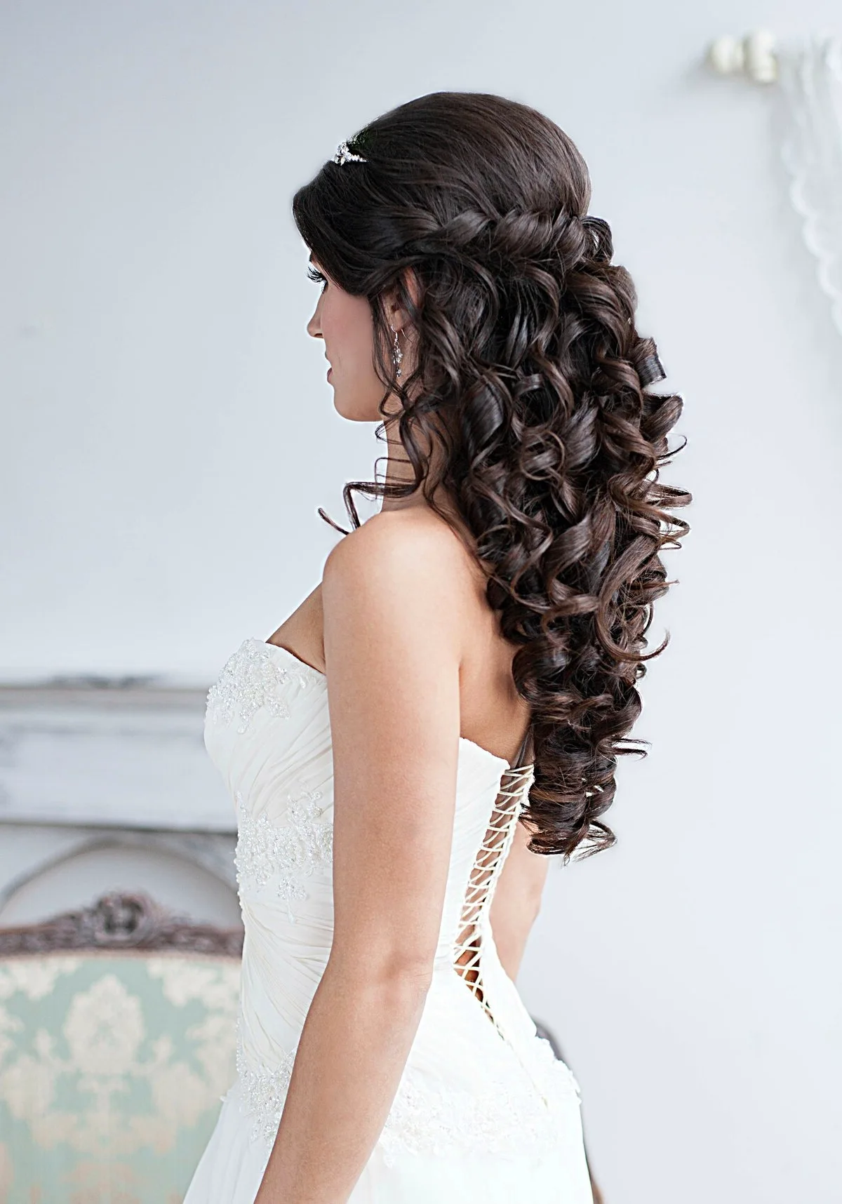 Прическа Свадебная на средние волосы кудри волосы