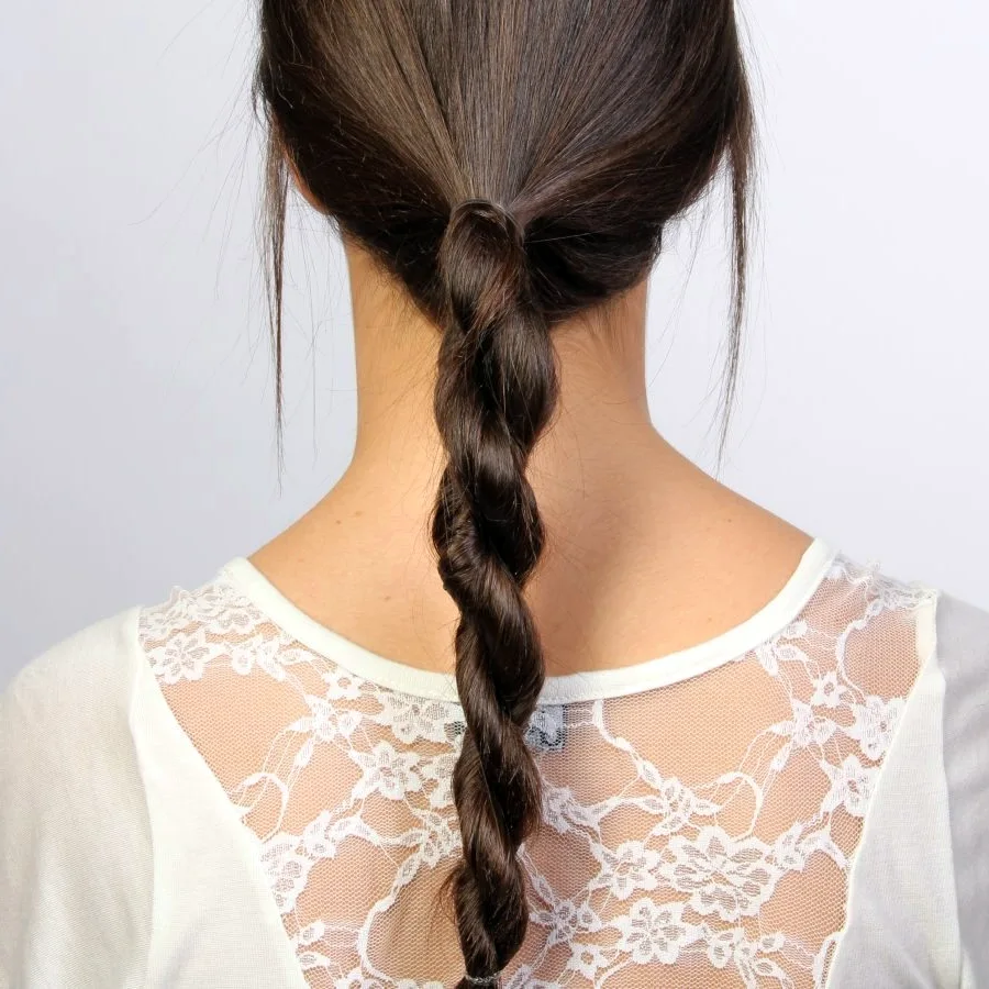 Прическа жгутики на длинные волосы