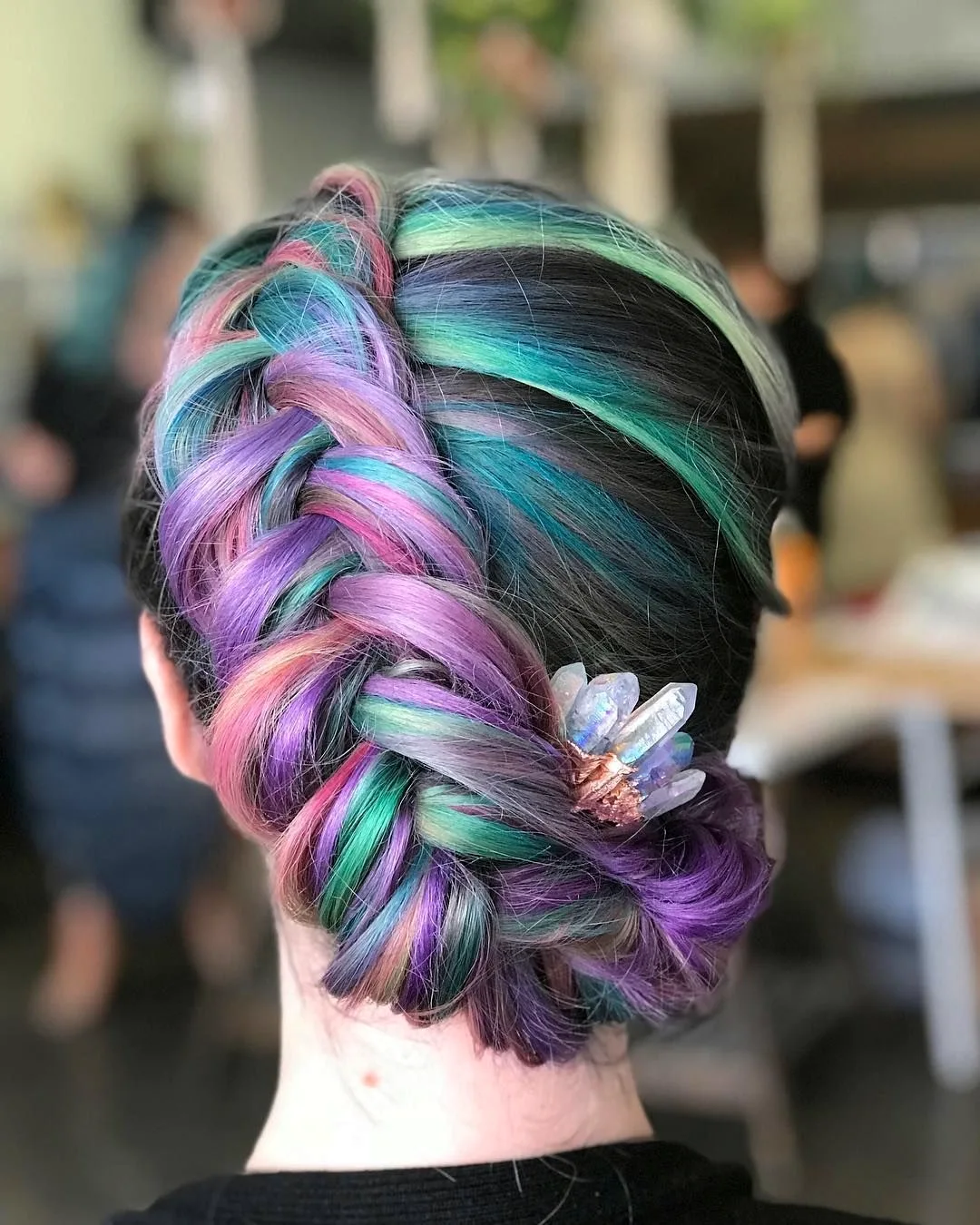 Причёски с разноцветными прядями