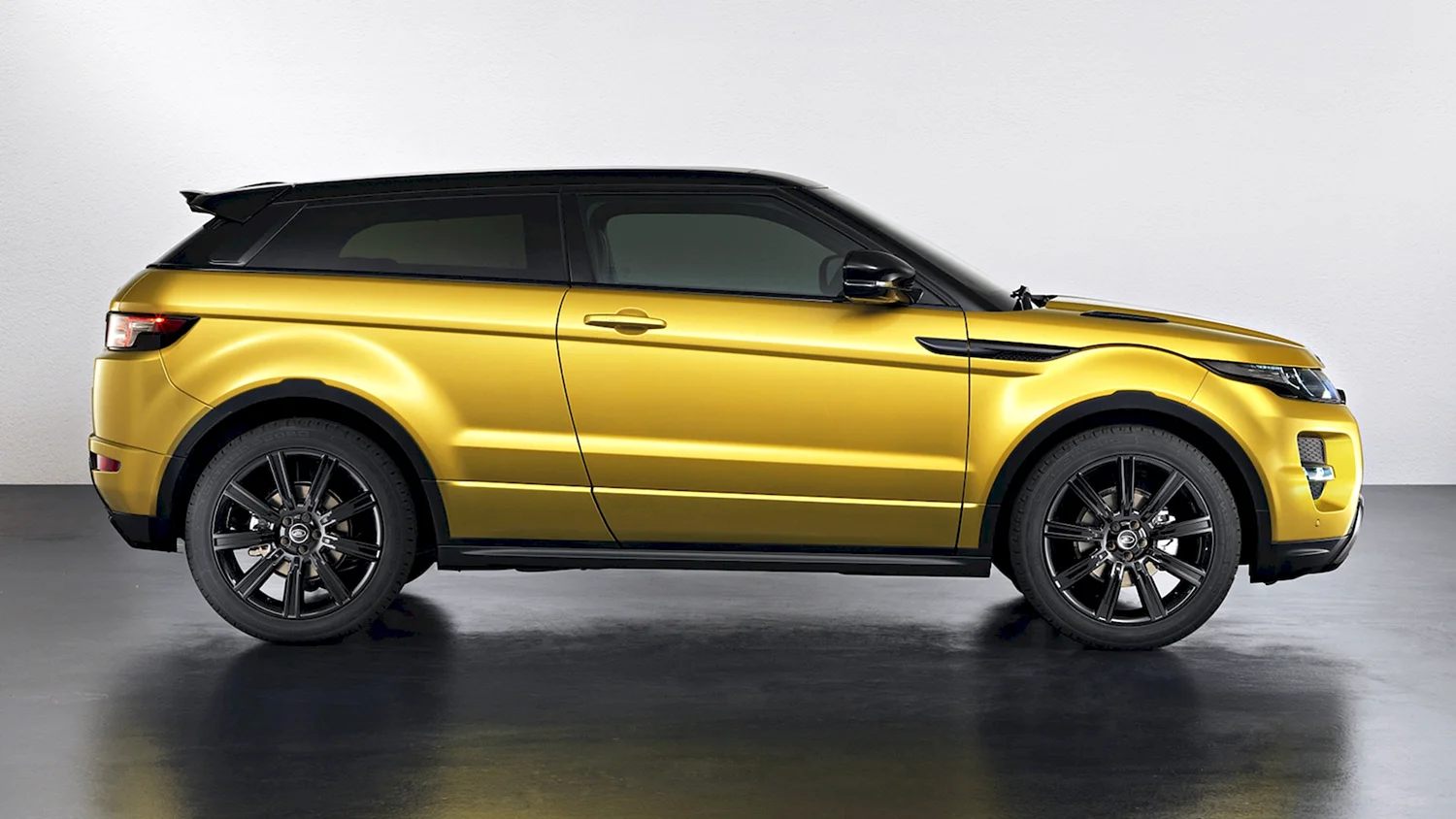 Range Rover Evoque желтый